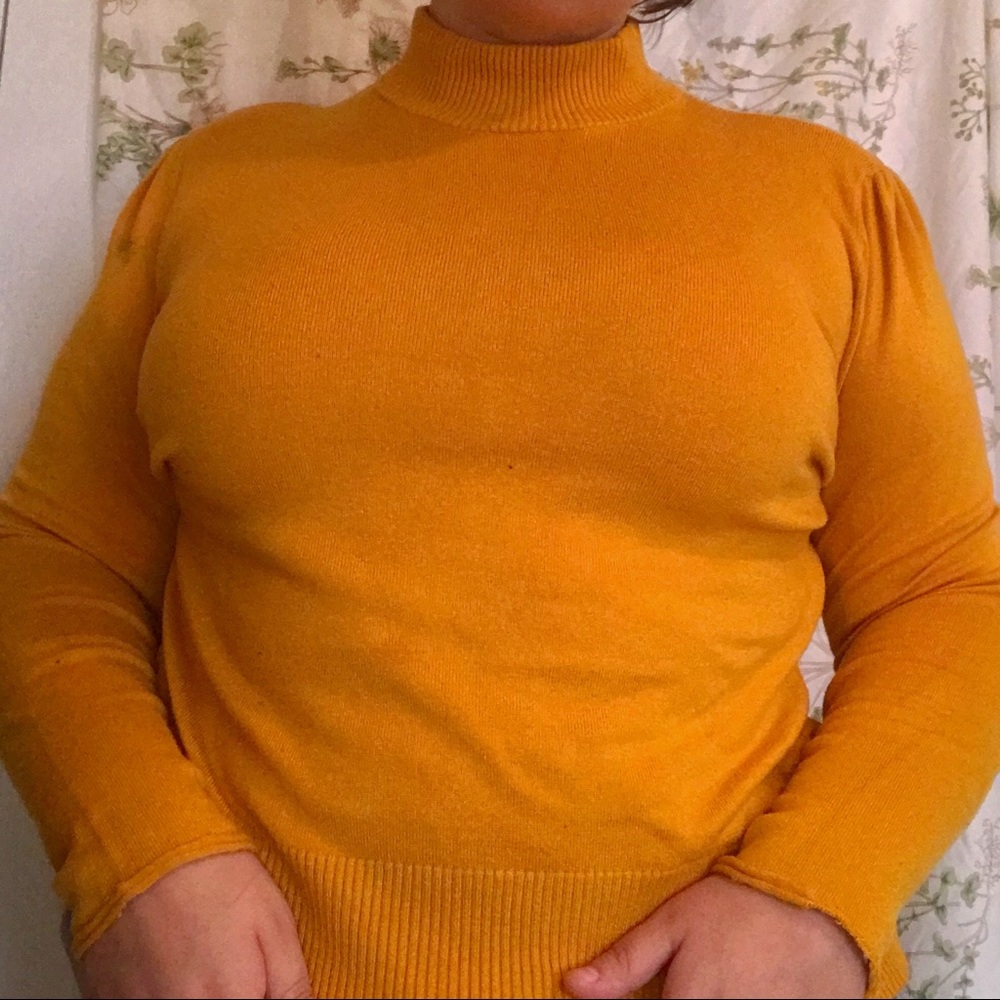 70s inspired mustard yellow turtle neck!
